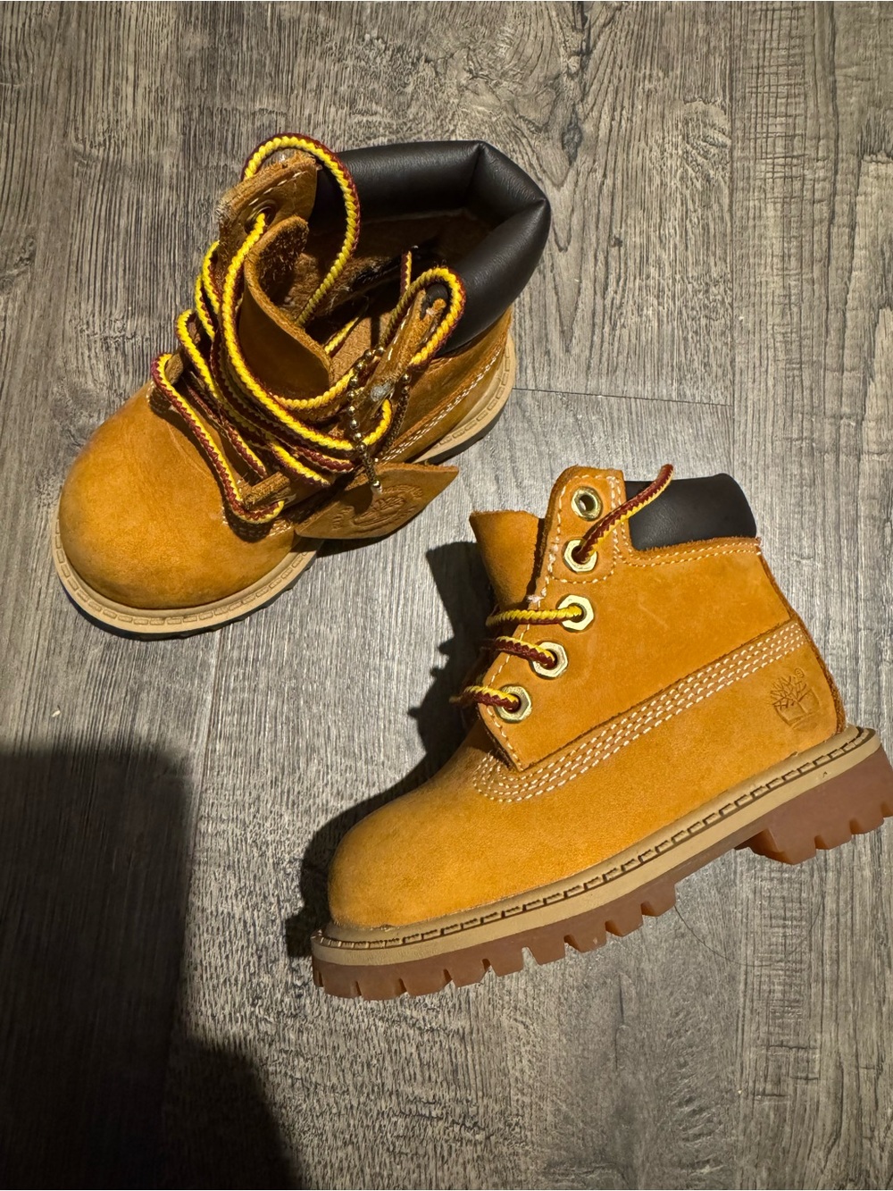 Timberland Toddler 6-Inch Premium Wheat Leather Boots Size 4